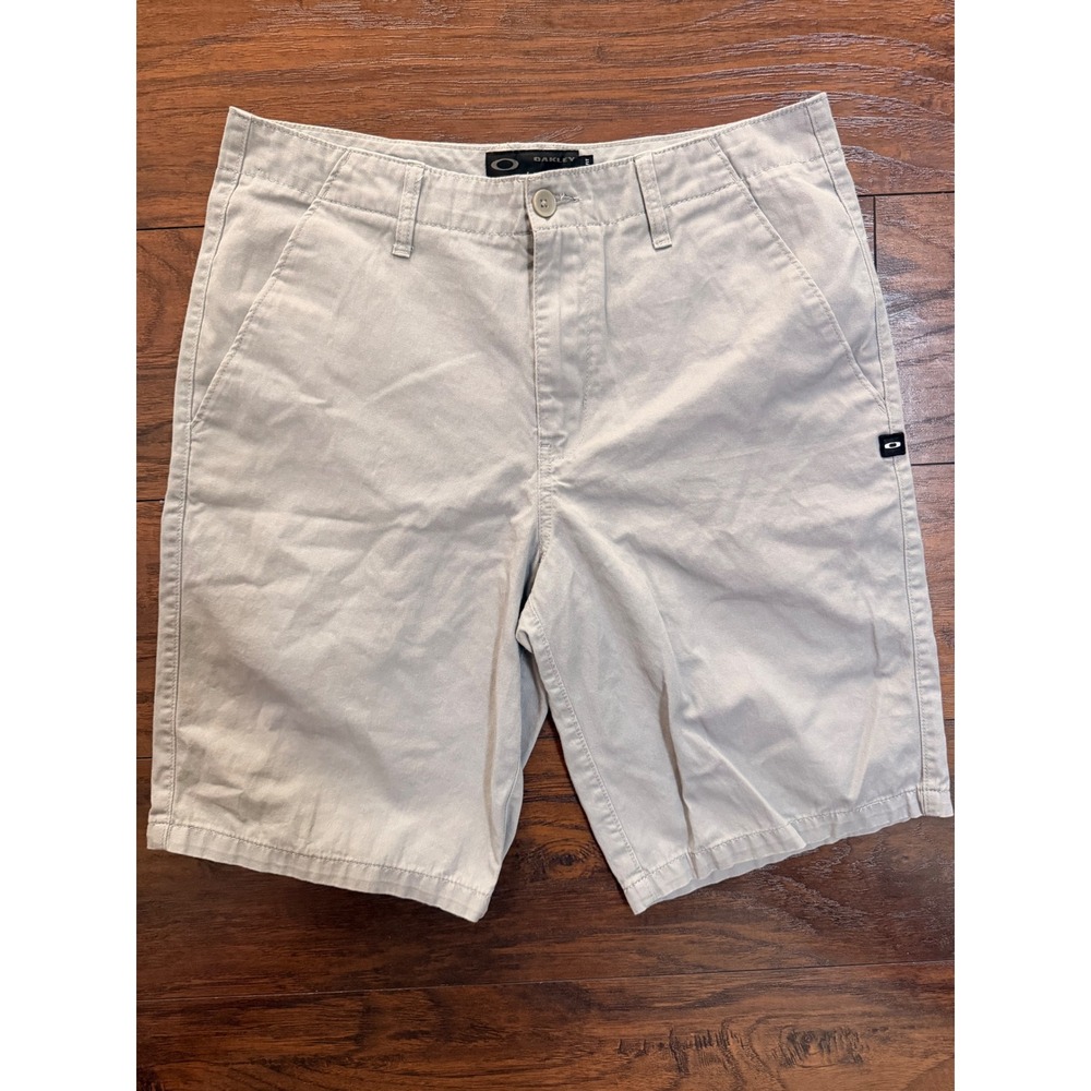 Oakley Mens Regular Fit Chino Shorts Gray Size 32W Flat Front Cotton Blend Twill